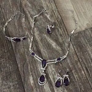 New necklace set